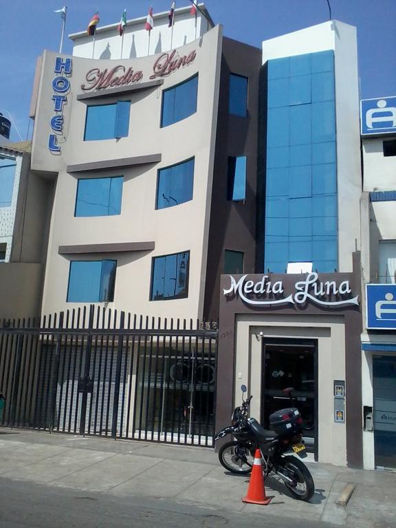 Hostal Media Luna تروخيو المظهر الخارجي الصورة